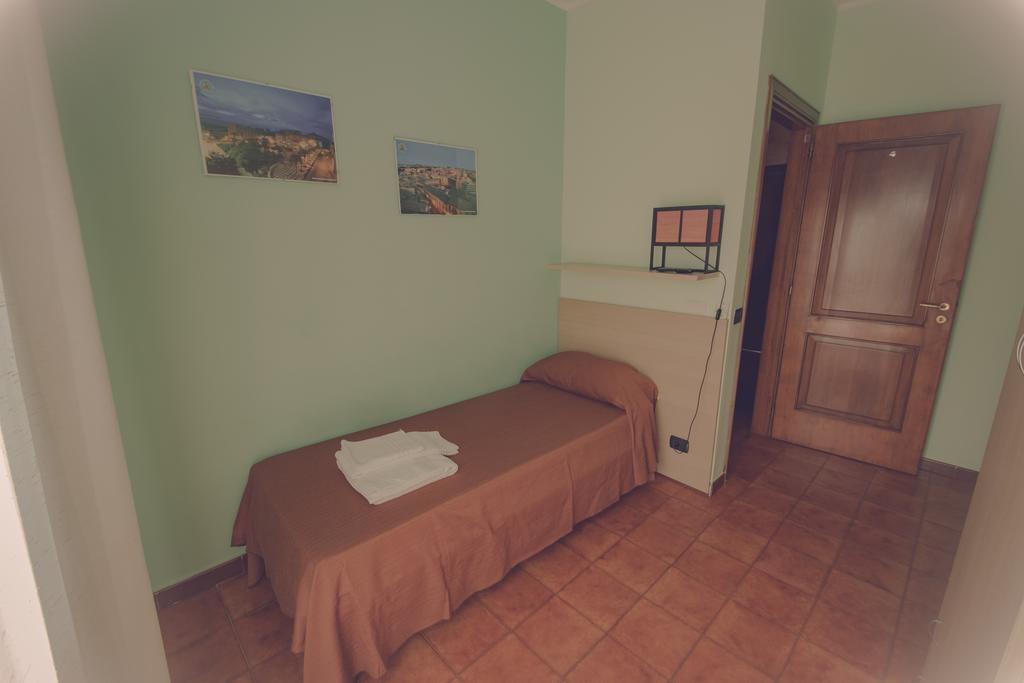 Camera Singola con Bagno in Comune